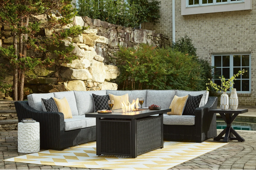 Beachcroft 3-Piece Outdoor Sectional
